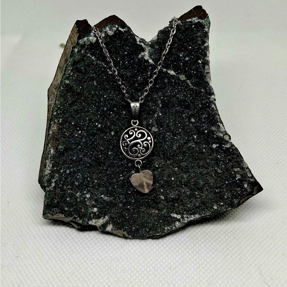 Elegant Silver Pendant Necklace